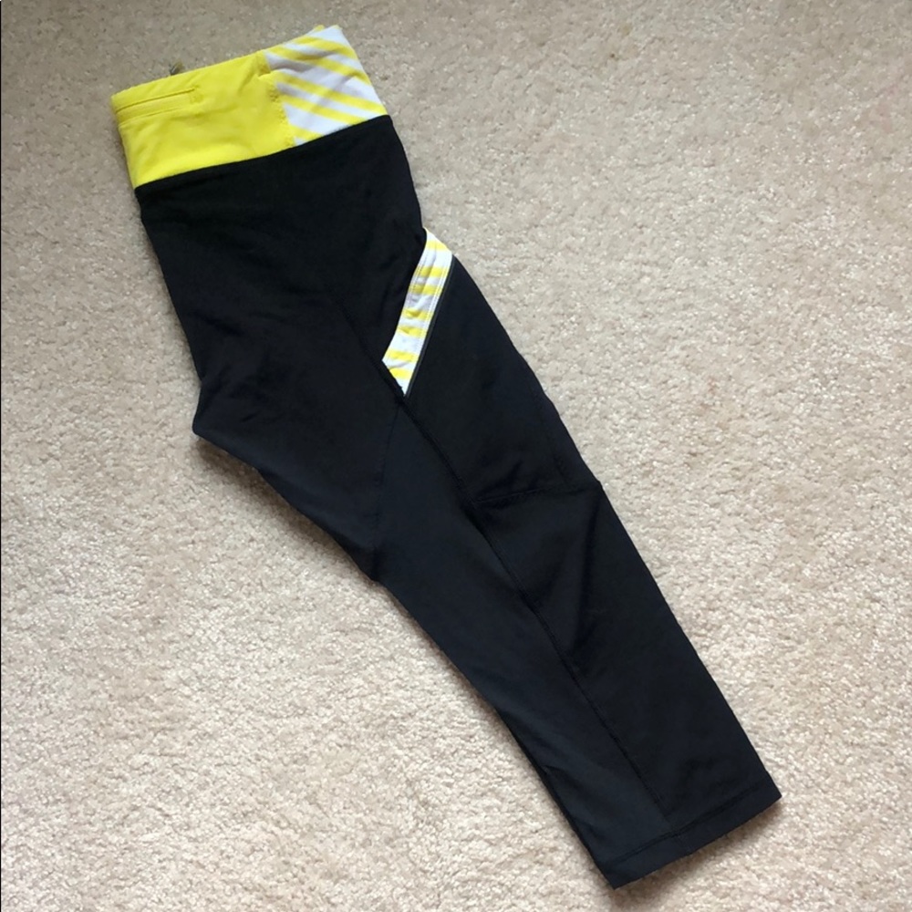 NWOT Lululemon Cropped Black Legging with Yellow